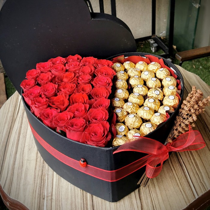 Tatlı Aşkım Güller ve Çikolata