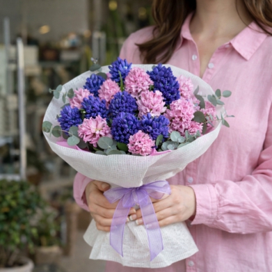 Mor & Pembe S�mb�l Buketi � Do�al ve Zarif Bahar �i�ekleri