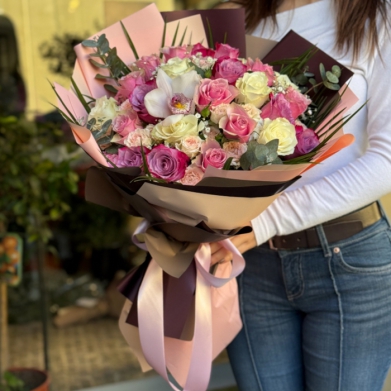 orkideli pembe beyaz g�l buketi