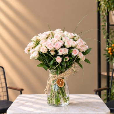 Blush Garden � Pudra Pembe Sprey G�l Aranjman�